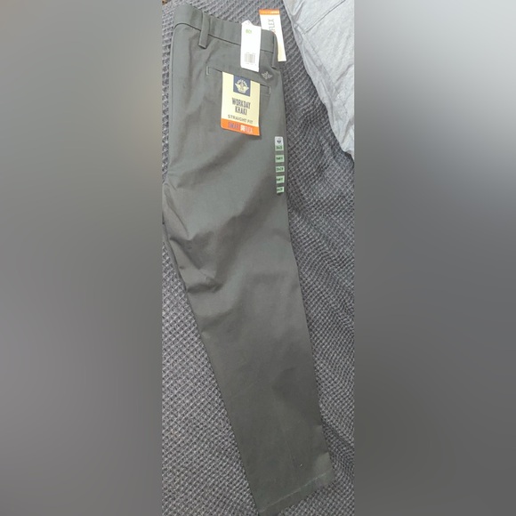 Dockers Gray Charcoal Khakis, New with tags. 38x29 - Picture 4 of 4